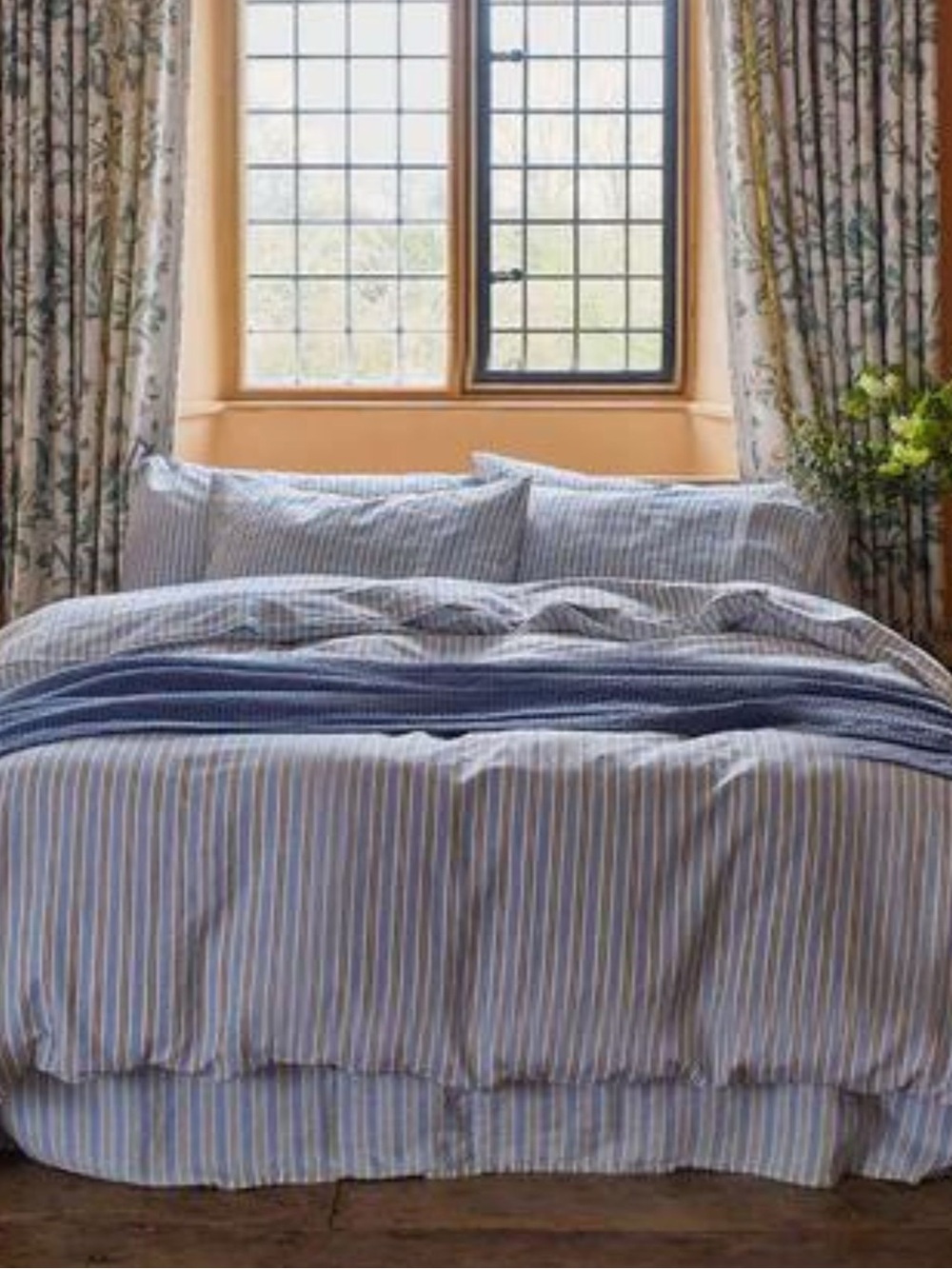 Piglet in Bed Blue Stripe linen Duvet Set